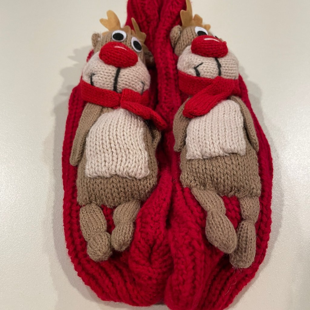 Home Reindeer Footie Socks Red Knit Nonskid - Nwt